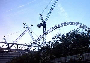 Cranes and the arch of the new Wembley Stadium