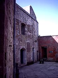 Tudor courtyard in Hurst Castle